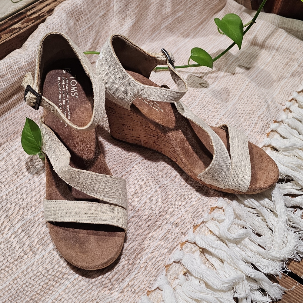 TOMS Women's Tan Sandals